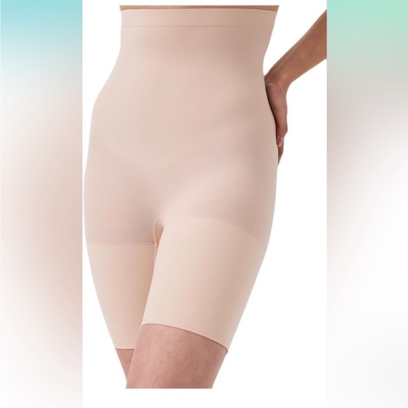 NWT SPANX Seamless Higher Power Short - Picture 1 of 8